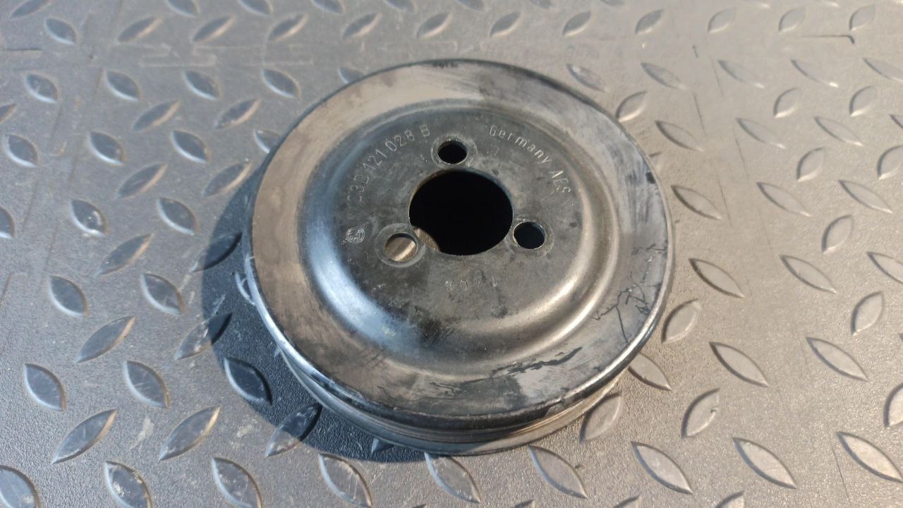 Шкив помпы Volkswagen Golf/5 2003-2009