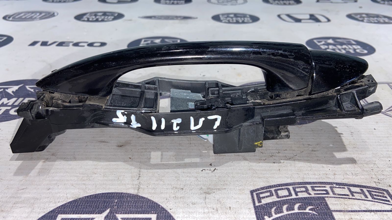 Ручка двери передняя левая Mercedes E/W211 2002-2009