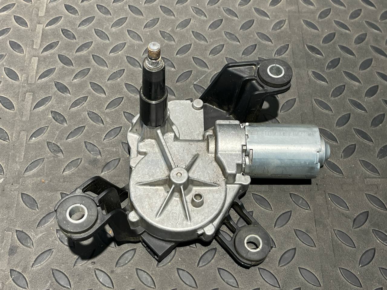 Моторчик стеклоочистителя задний Opel Astra/H 2004-2014