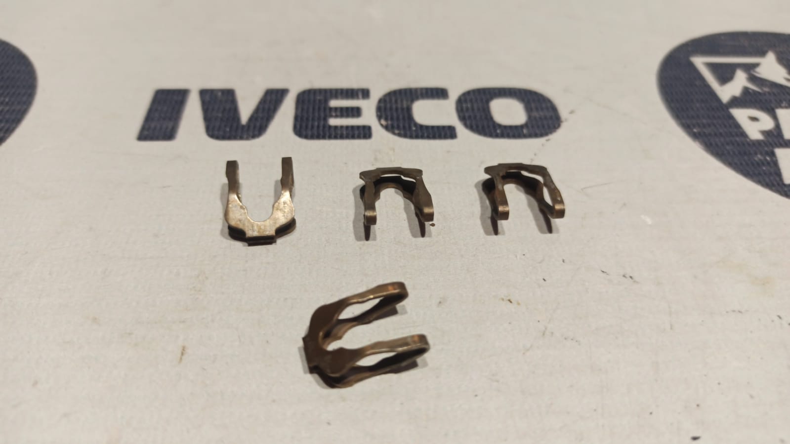 Скоба топливной форсунки Opel Vectra/C 2002-2008