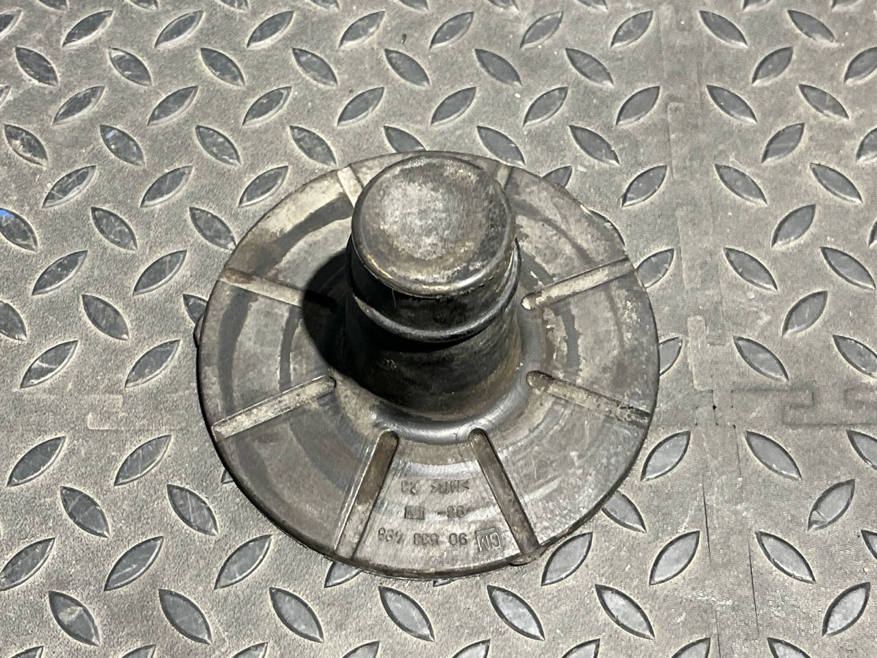 Проставка пружины задняя Opel Zafira/B 2005-2014