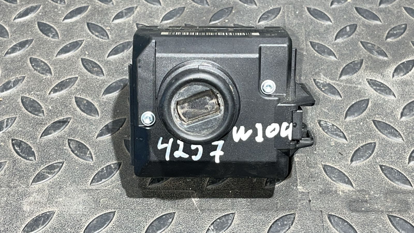 Замок зажигания Mercedes C/W204 2006-2015