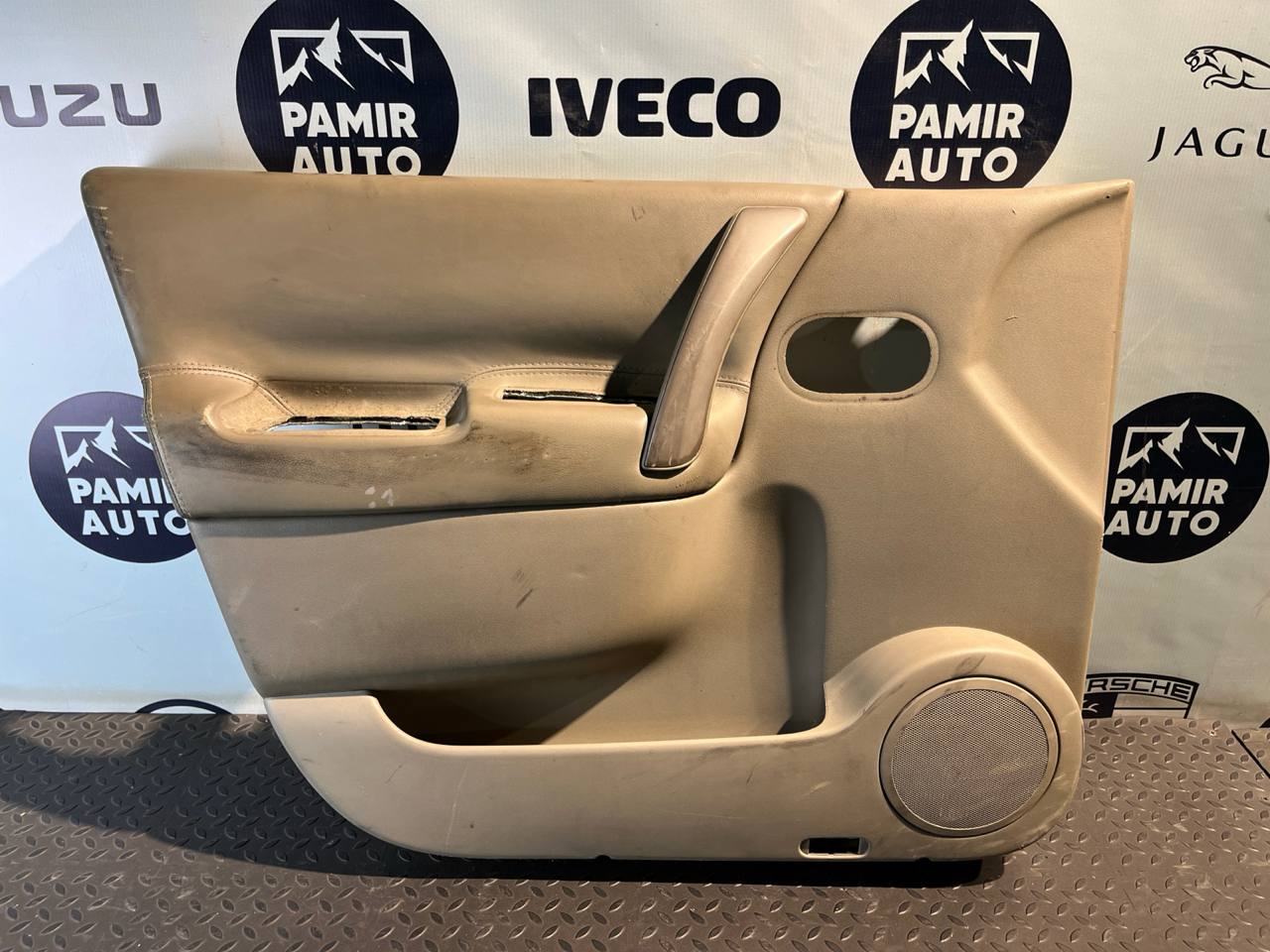 Обшивка двери передняя левая Renault Scenic/2 2003-2009