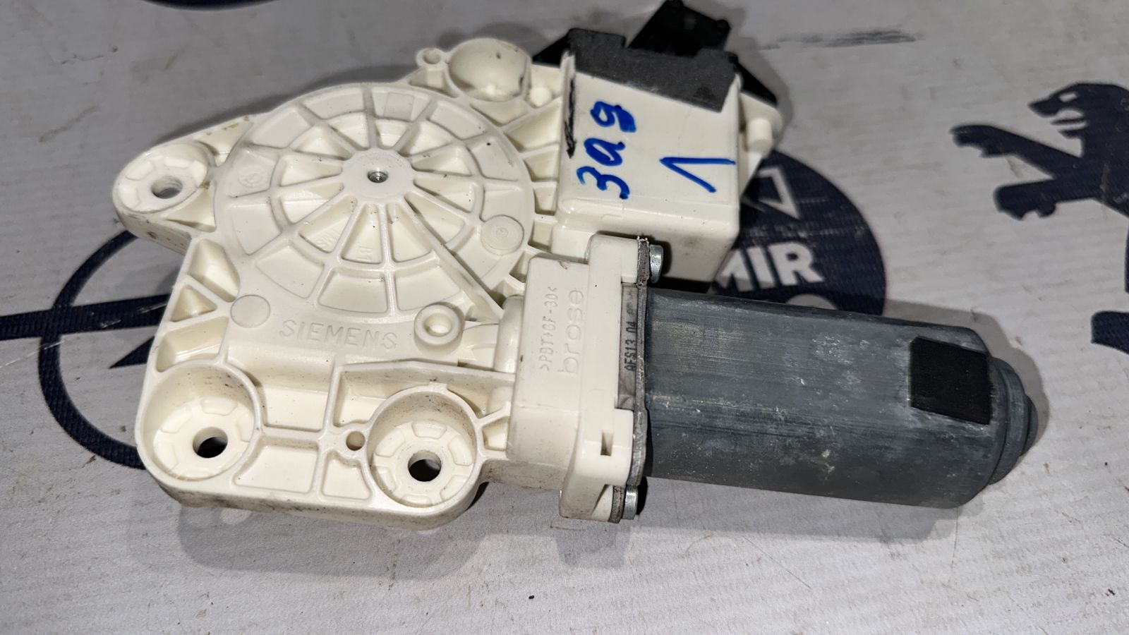 Моторчик стеклоподъемника задний левый Opel Vectra/C 2002-2008