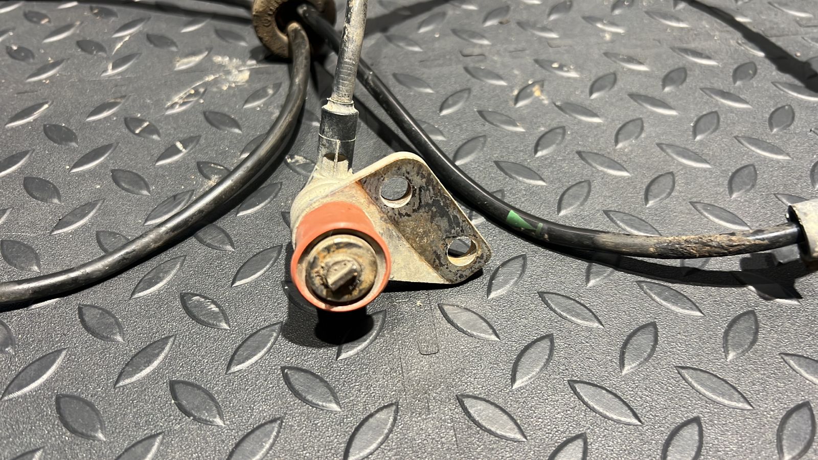 Датчик ABS передний правый Mercedes C/W202 1993-2001