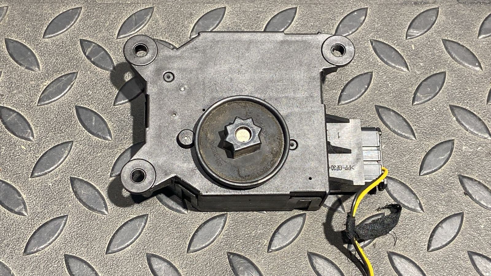 Моторчик заслонки отопителя Renault Megane/2 2002-2009