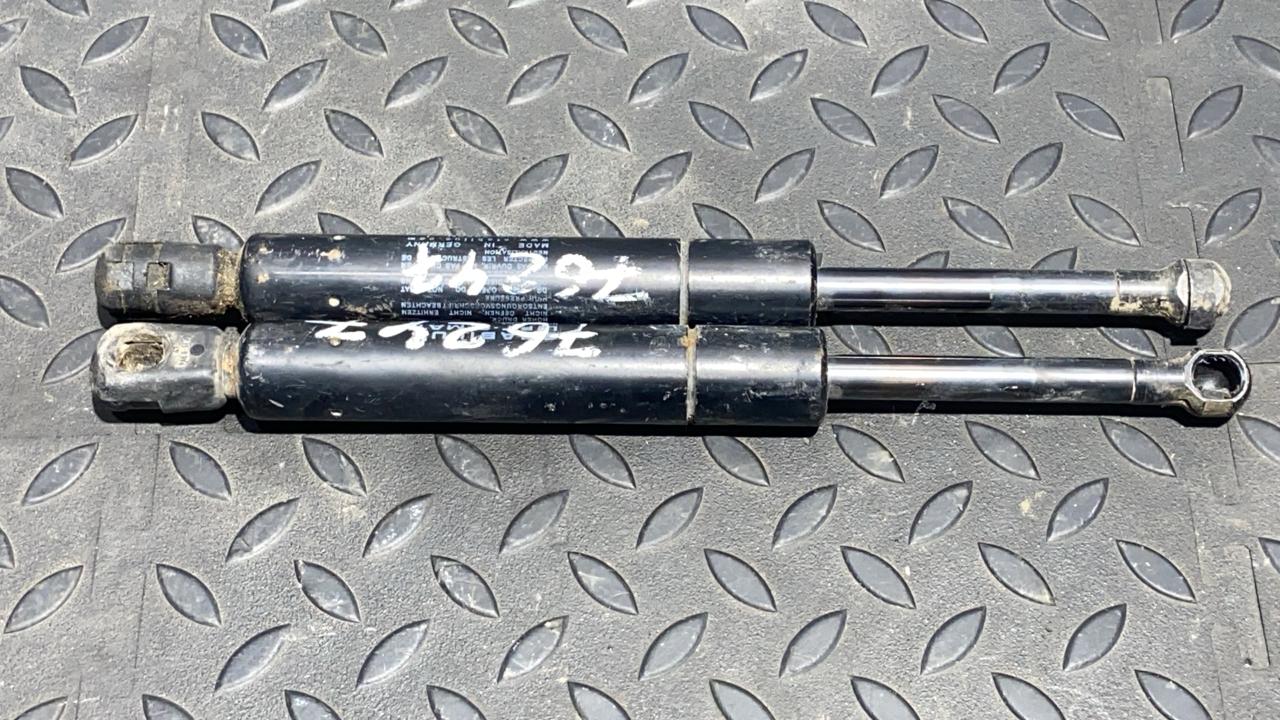 Амортизатор капота Mercedes M/W163 1997-2005