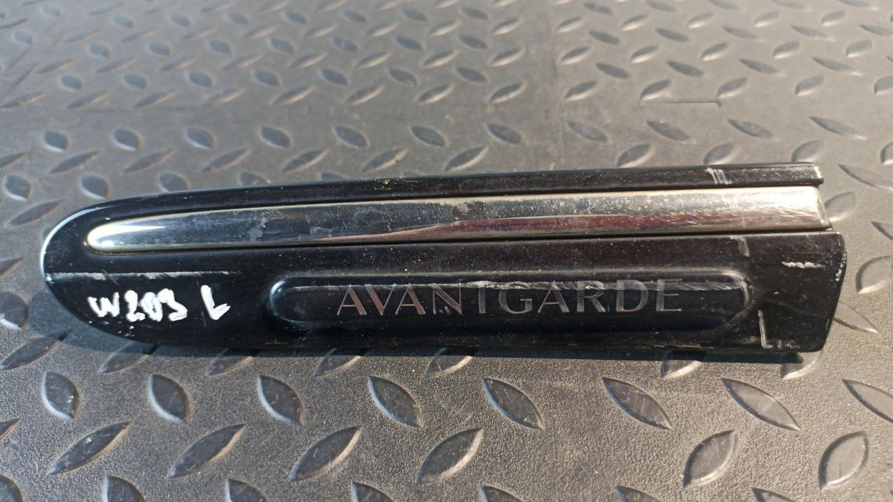 Молдинг крыла передний левый Mercedes C/W203 2000-2008