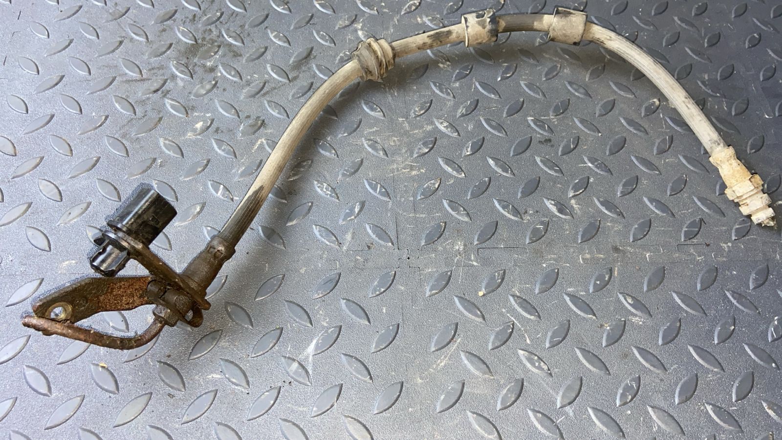 Шланг тормозной передний Ford Galaxy 1995-2006