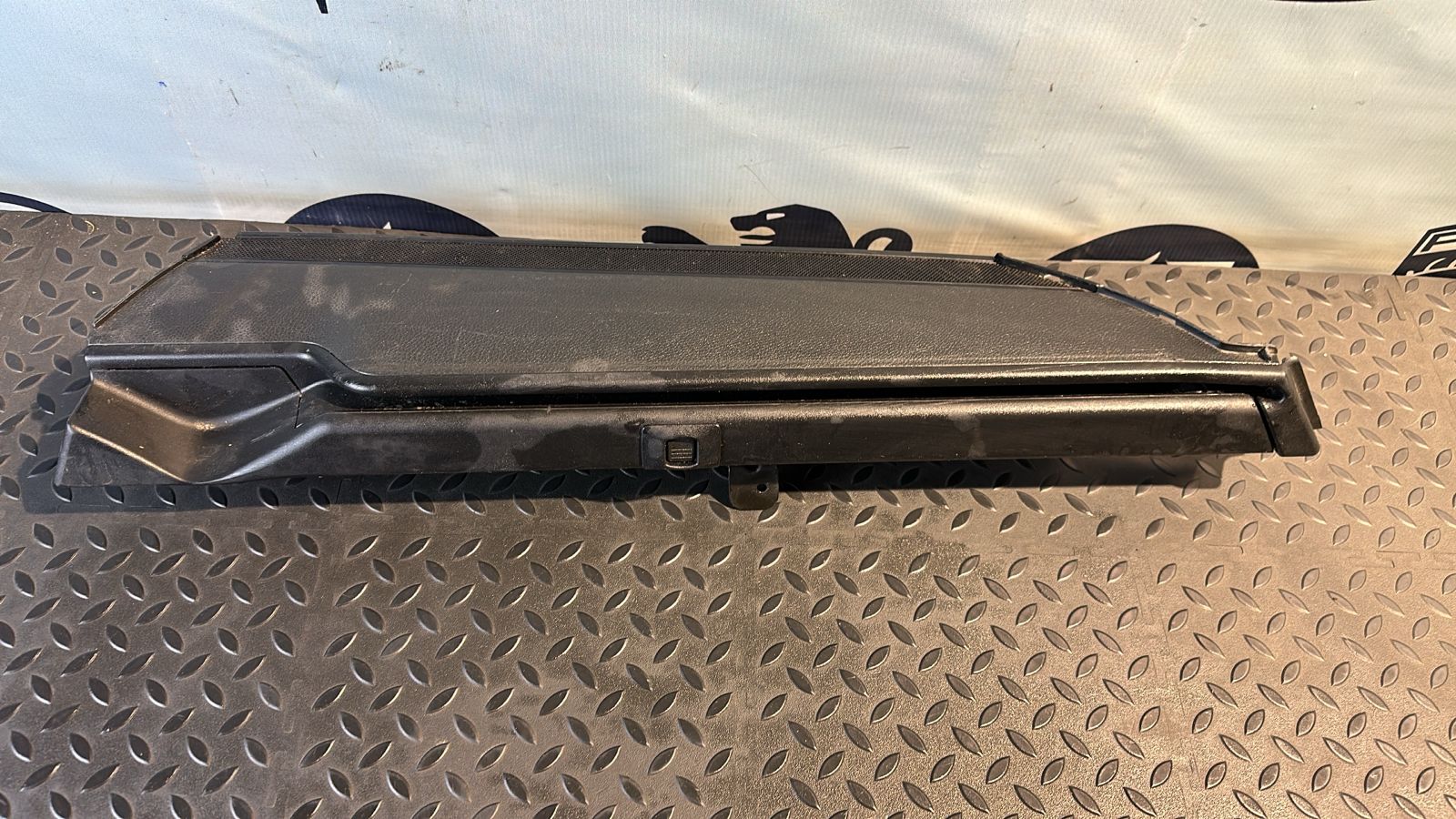 Обшивка багажника правая Mercedes C/W204 2006-2015