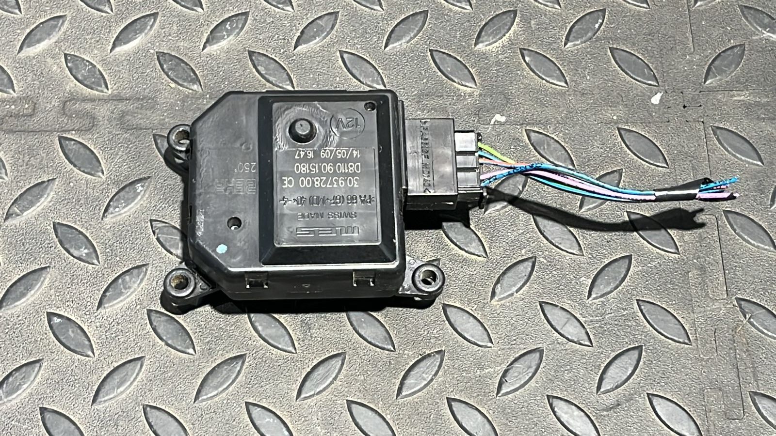 Моторчик заслонки отопителя Opel Zafira/B 2005-2014