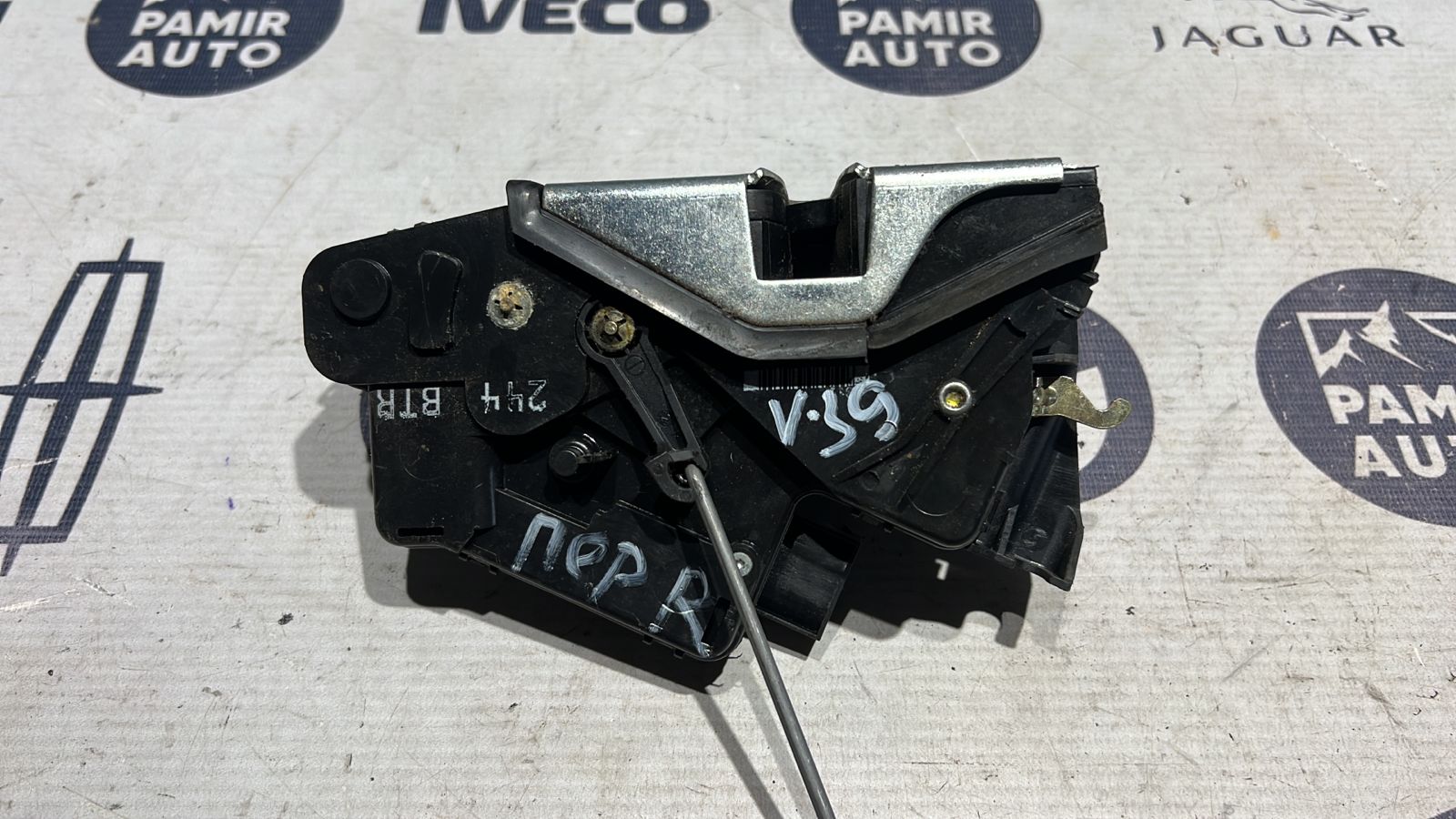 Замок двери передний правый BMW 3/E46 1998-2007