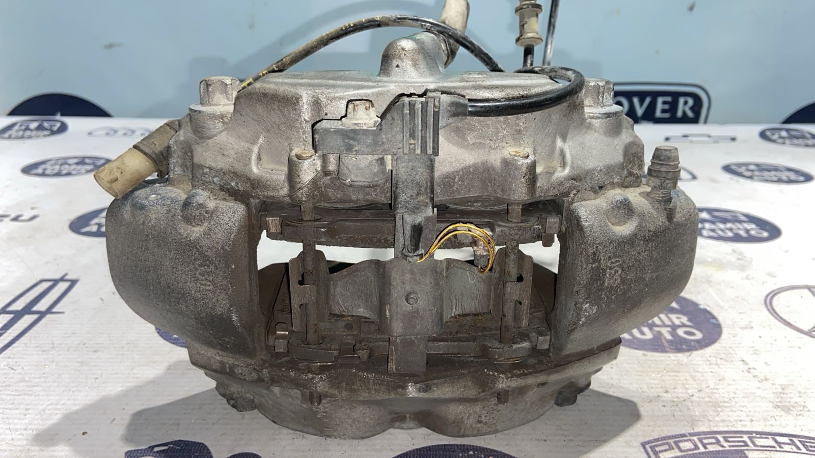 Суппорт передний правый Mercedes E/W211 2002-2009