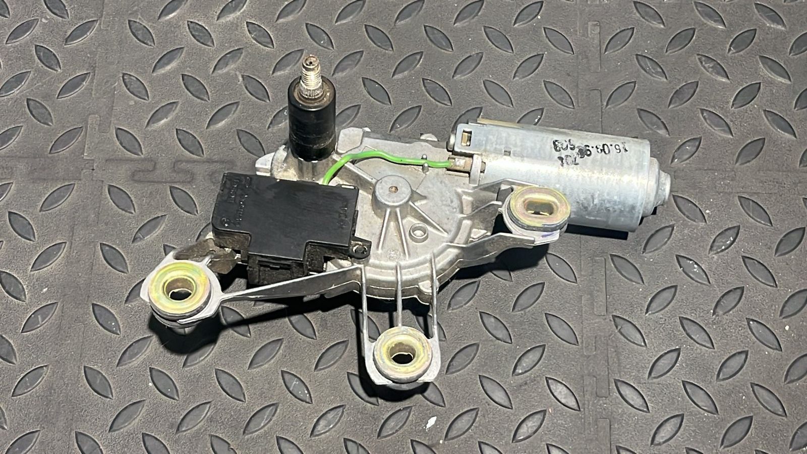 Моторчик стеклоочистителя задний Volkswagen Golf/4 1997-2006