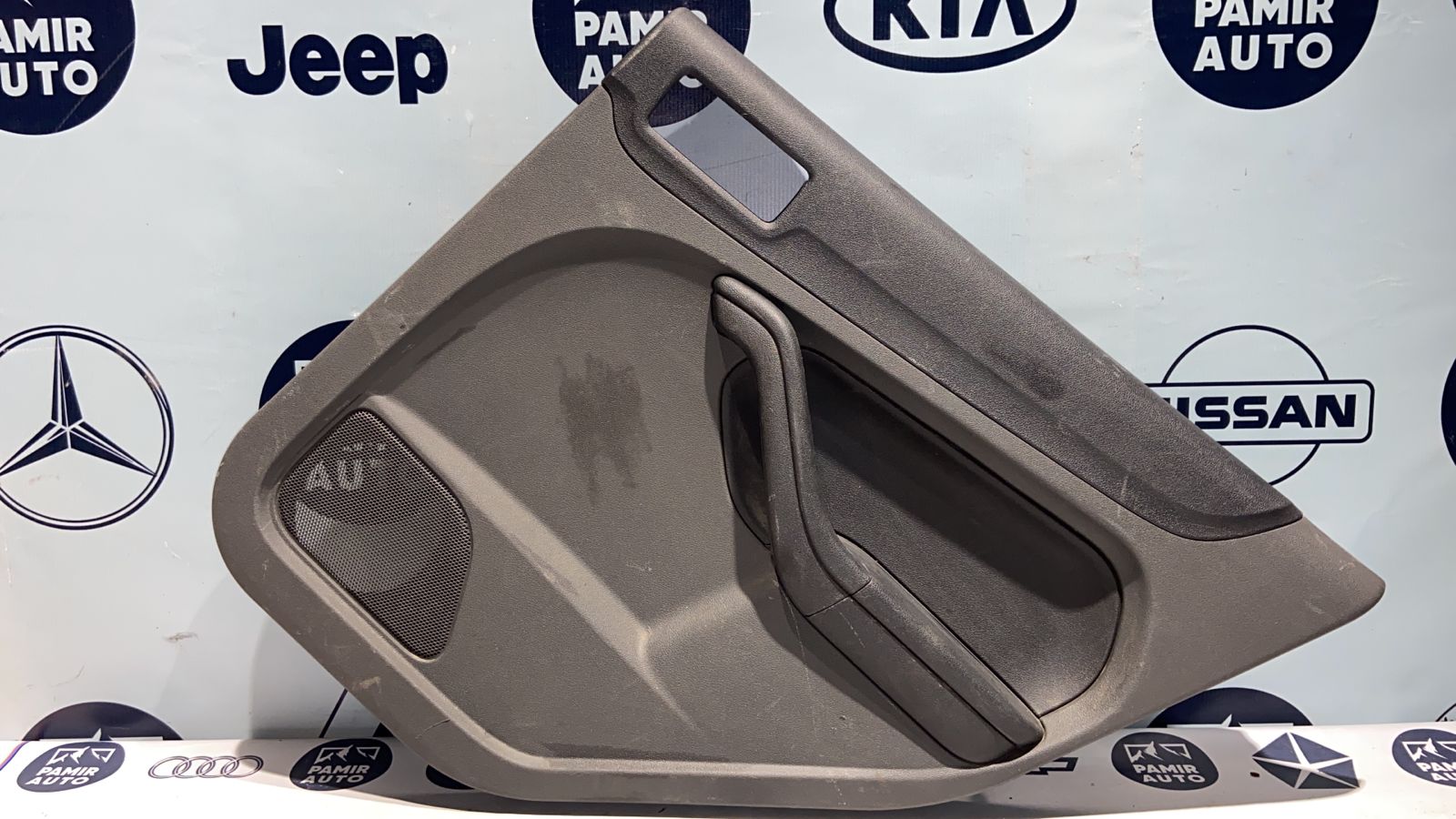 Обшивка двери задняя правая Ford Focus/2 2004-2011