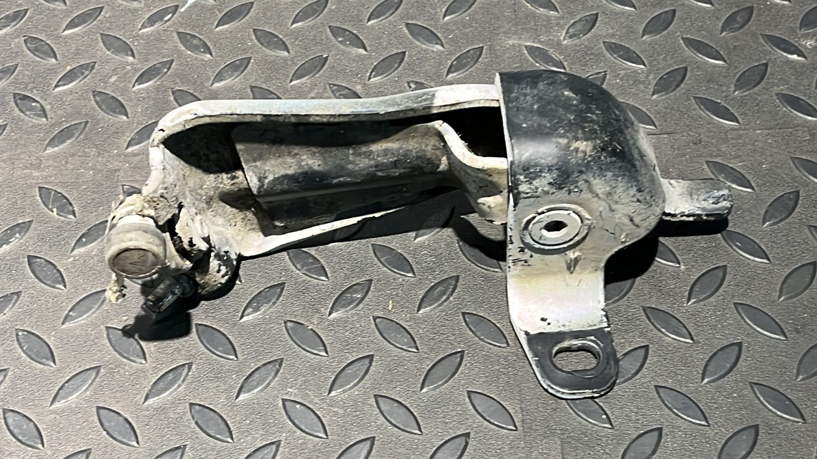 Ролик двери сдвижной левый средний Mercedes Vito/W639 2003-2014