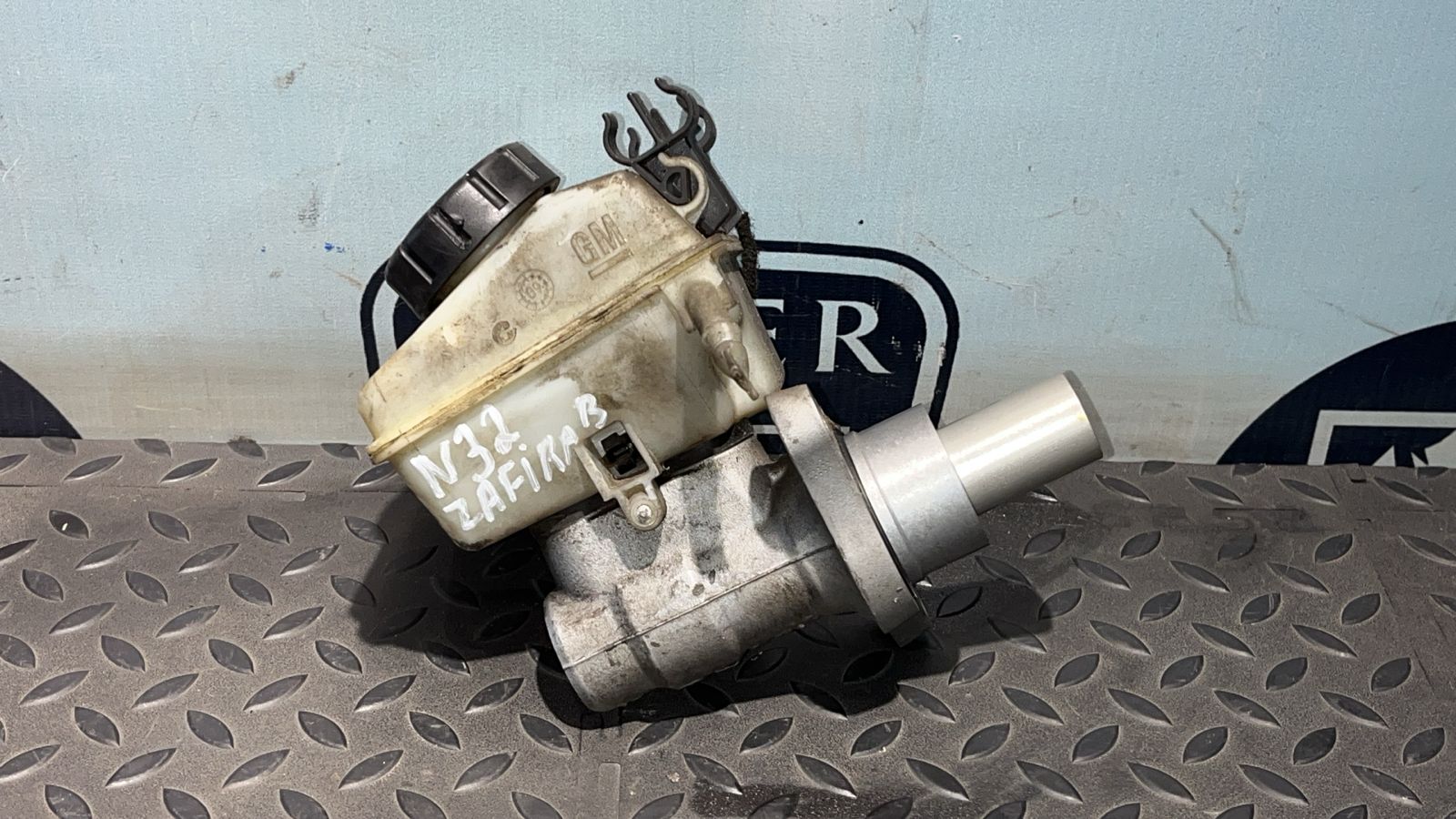 Цилиндр тормозной главный Opel Zafira/B 2005-2014
