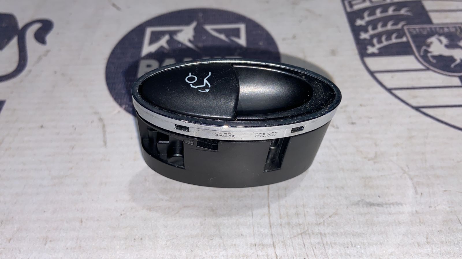 Кнопка открывания багажника Mercedes E/W211 2002-2009