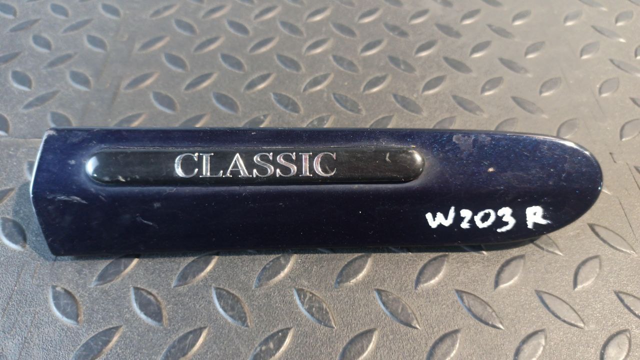 Молдинг крыла передний правый Mercedes C/W203 2000-2008