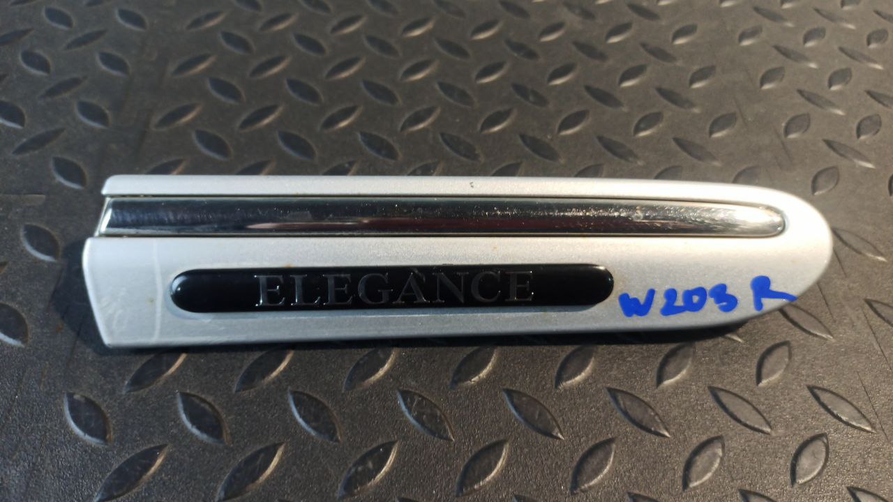 Молдинг крыла передний правый Mercedes C/W203 2000-2008