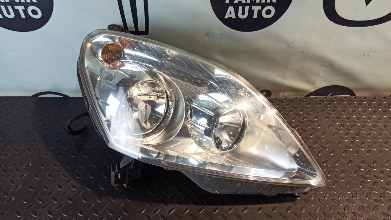 Фара правая Opel Zafira/B 2005-2014