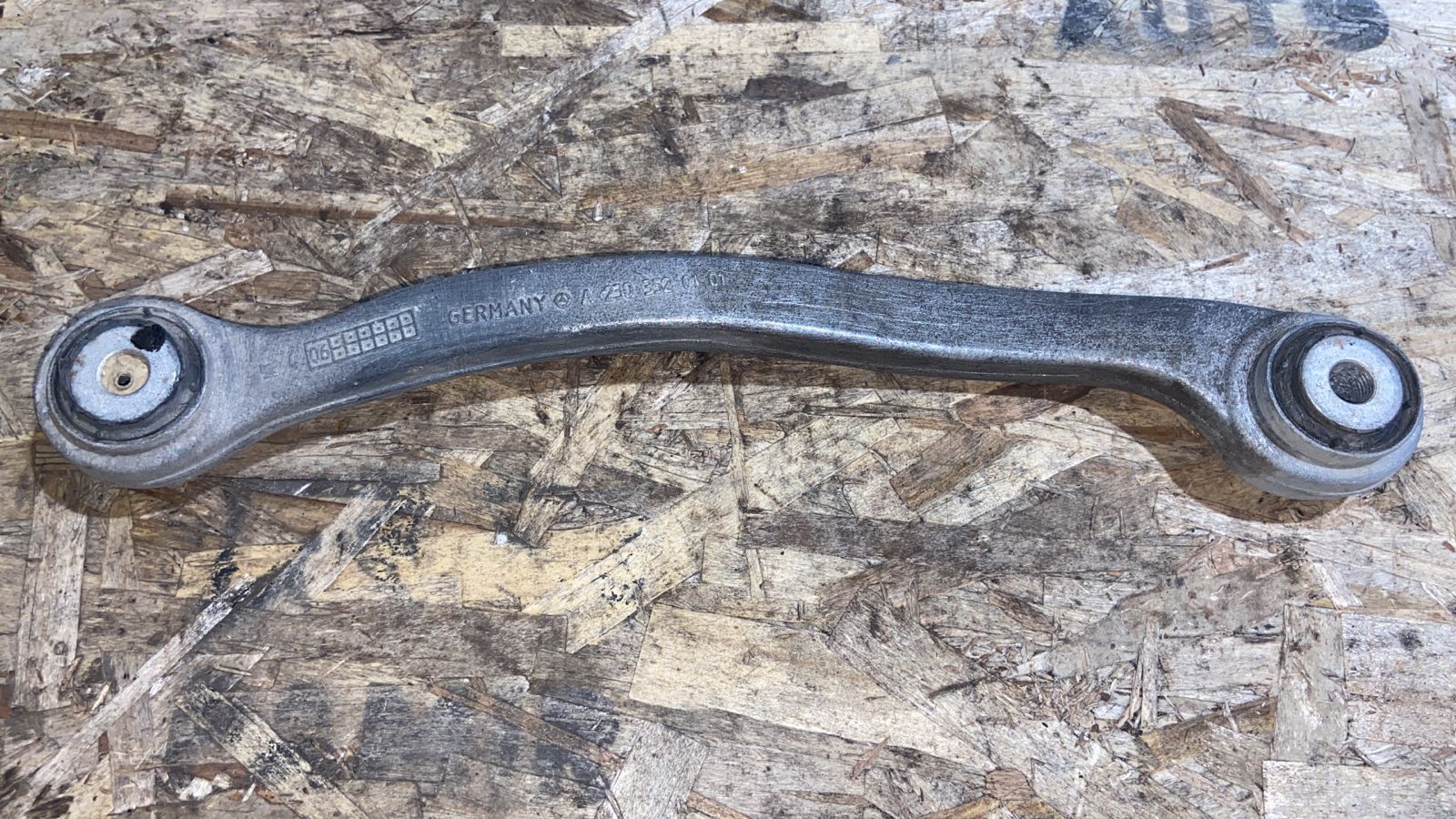 Рычаг задний правый Mercedes E/W211 2002-2009