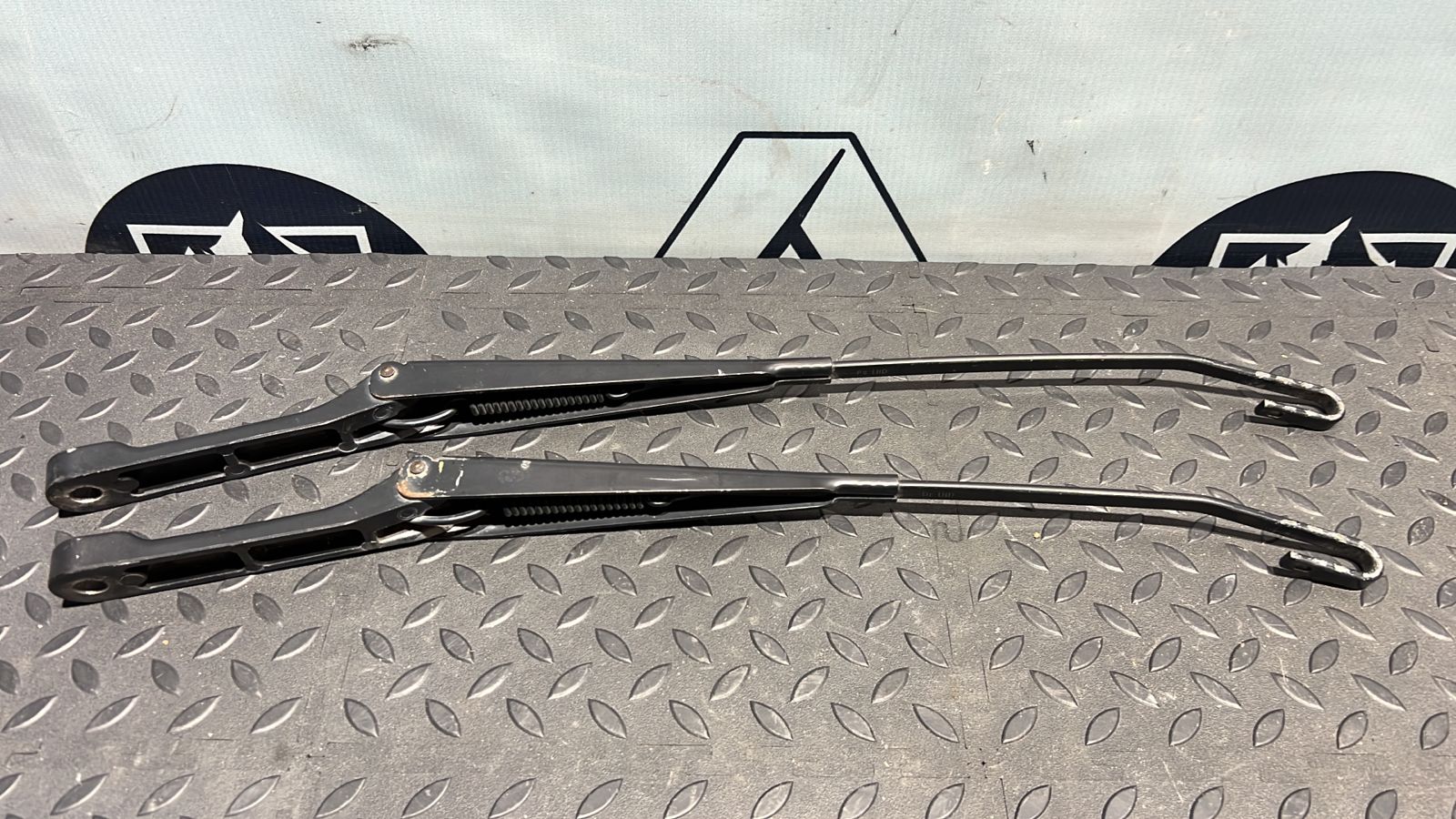 Поводок стеклоочистителя Mercedes M/W163 1997-2005