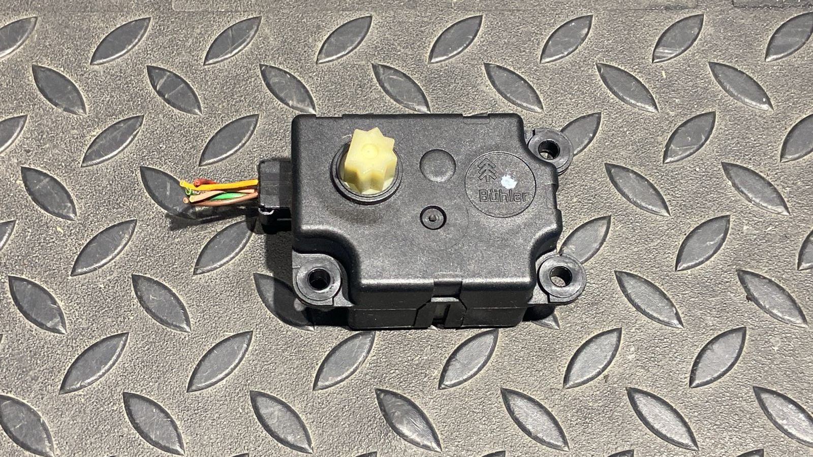 Моторчик заслонки отопителя Renault Megane/2 2002-2009