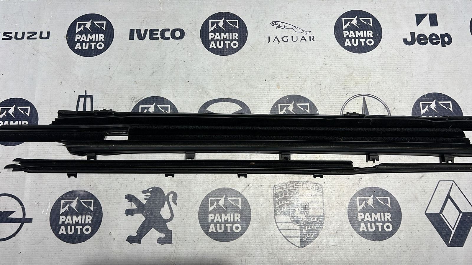 Уплотнитель двери BMW 3/E46 1998-2007