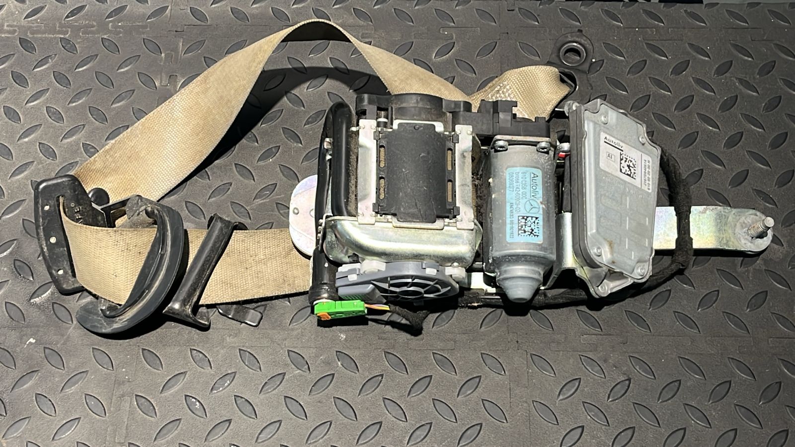 Ремень безопасности передний правый Mercedes C/W204 2006-2015