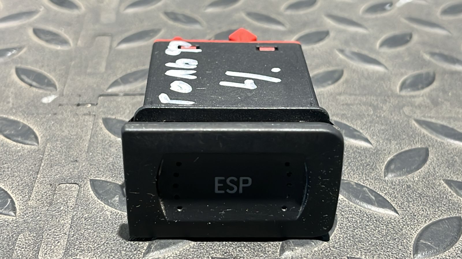 Кнопка антипробуксовочной системы Volkswagen Golf/4 1997-2006