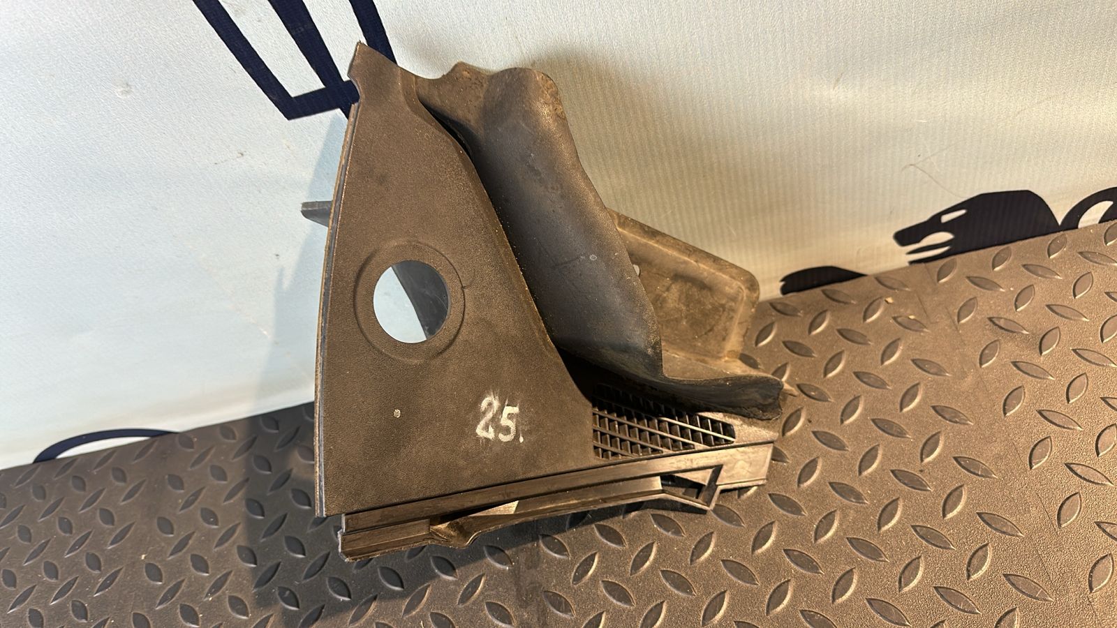 Решетка под лобовое стекло (Жабо) левая Opel Zafira/B 2005-2014