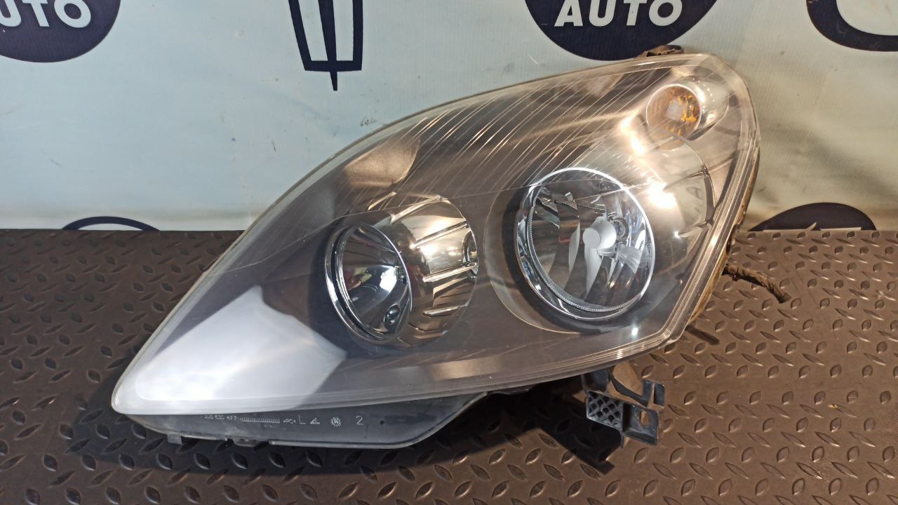 Фара левая Opel Zafira/B 2005-2014