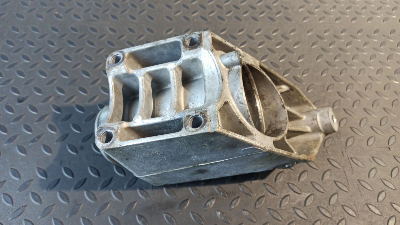 Кронштейн двигателя Mercedes Vito/W639 2003-2014