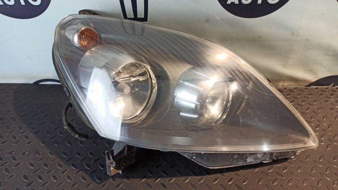 Фара правая Opel Zafira/B 2005-2014