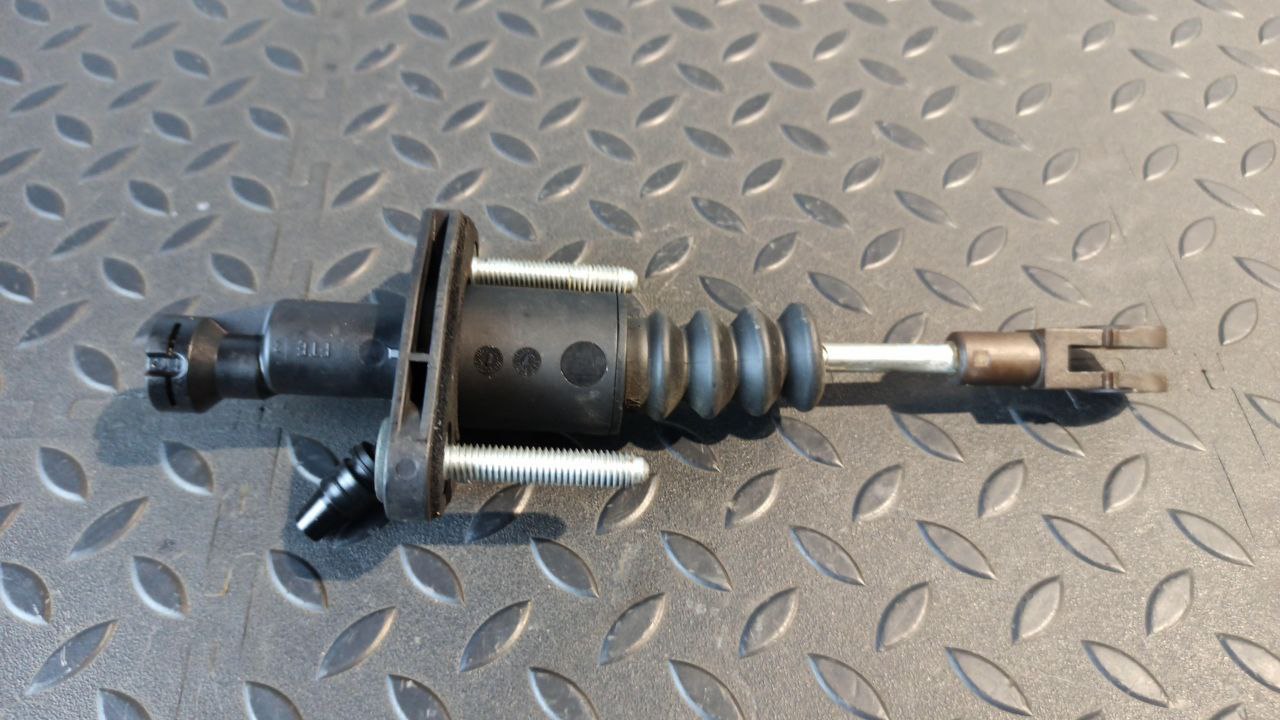 Цилиндр сцепления главный Opel Astra/H 2004-2014