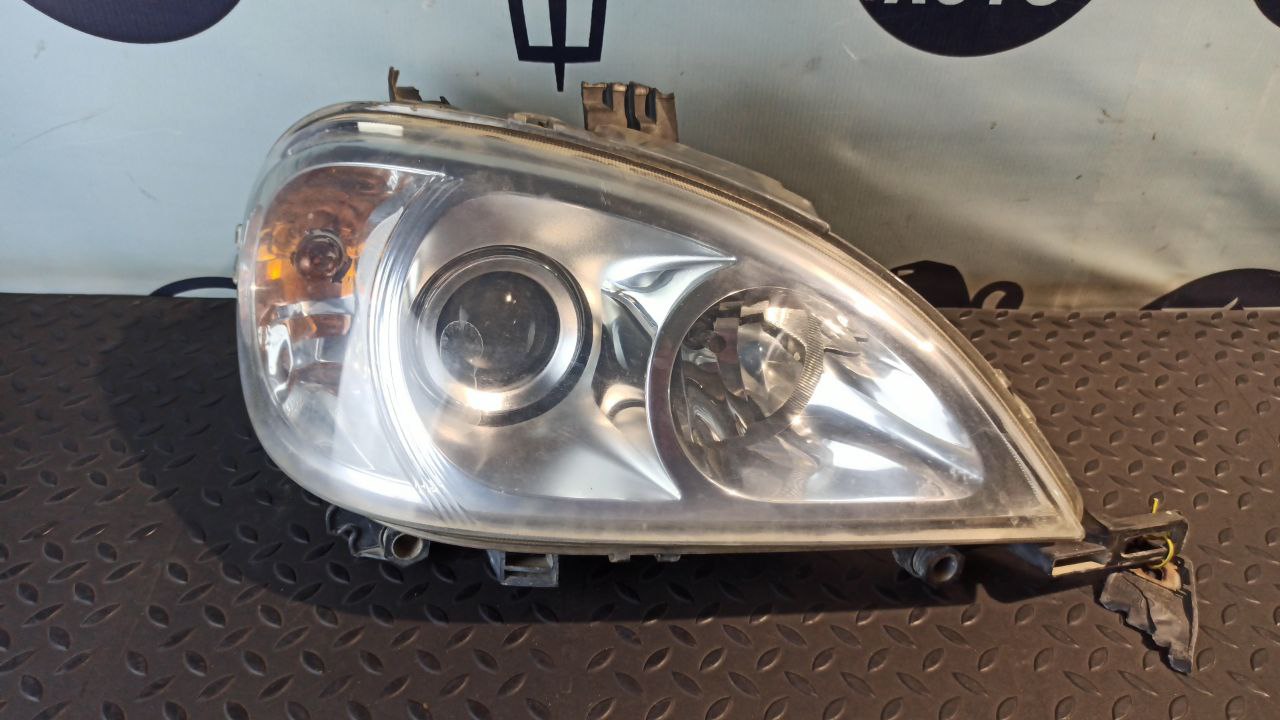 Фара правая Mercedes M/W163 1997-2005