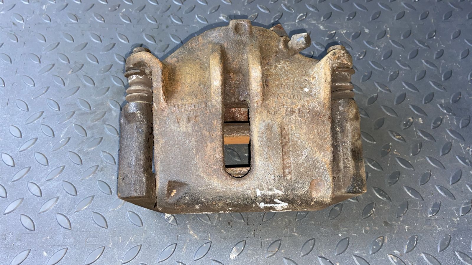 Суппорт передний правый Renault Megane/2 2002-2009