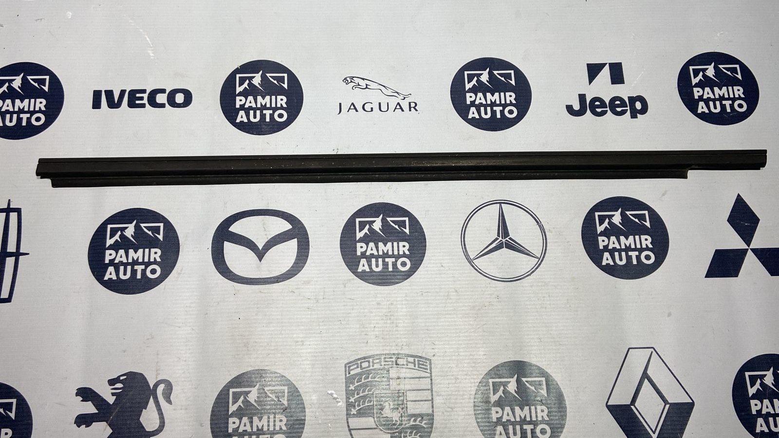 Уплотнитель двери задний левый Ford Focus 1998-2007