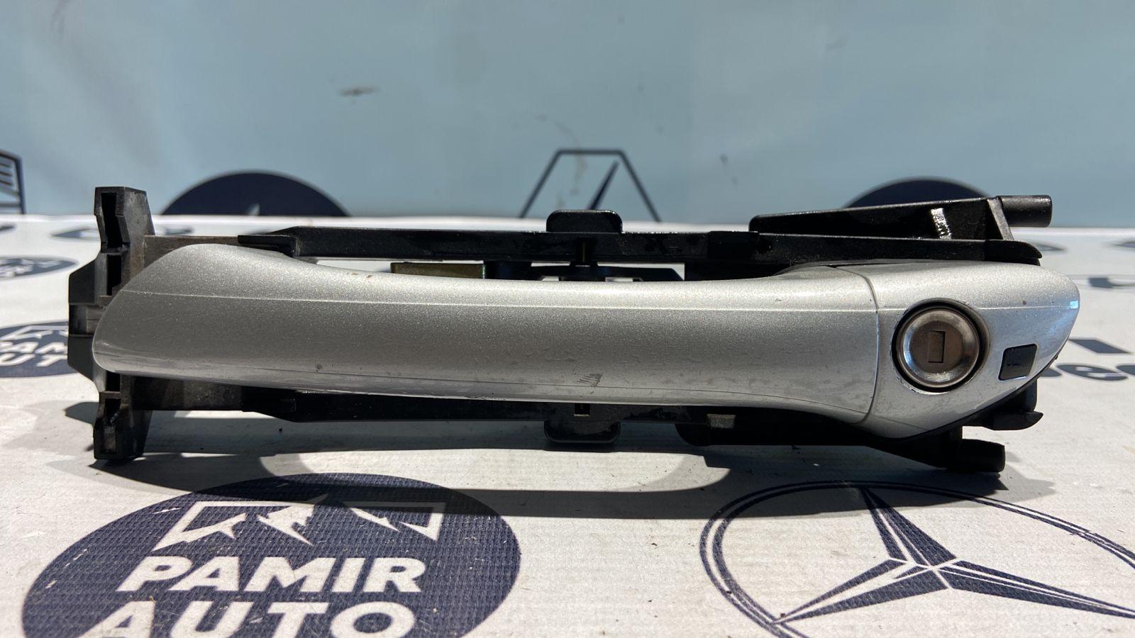 Ручка двери передняя левая Mercedes C/W203 2000-2008
