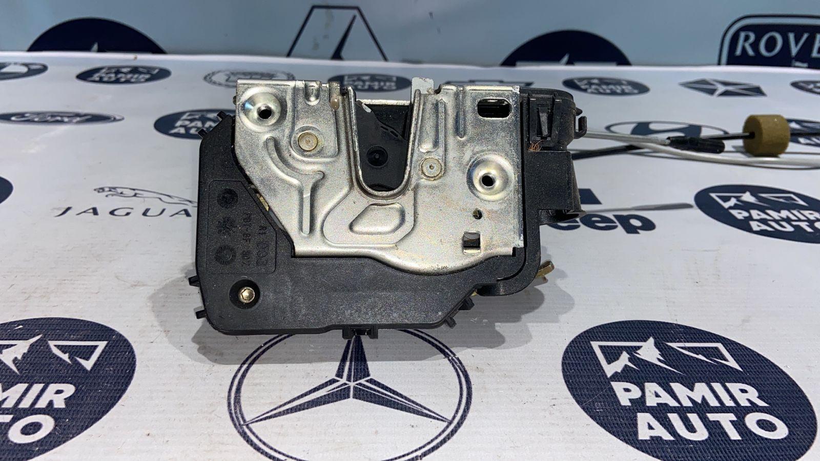 Замок двери передний правый Mercedes C/W203 2000-2008