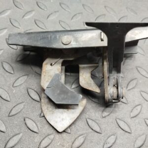 Замок капота Mercedes E/W211 2002-2009