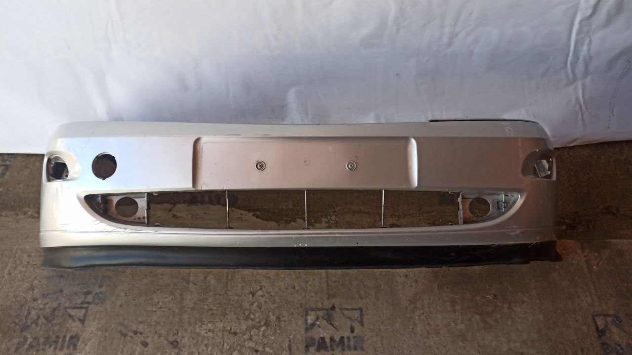 Бампер передний Ford Focus 1998-2007