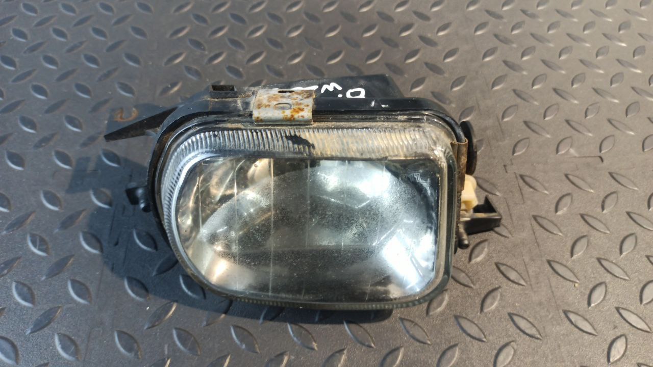 Фара противотуманная левая Mercedes C/W203 2000-2008