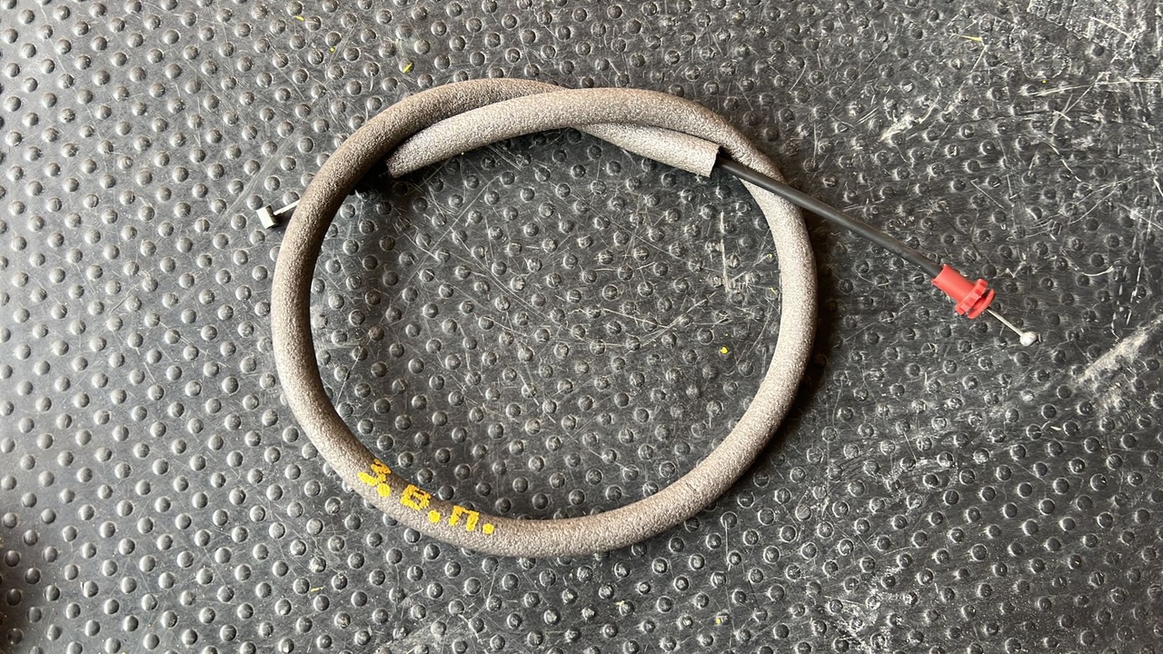 Трос замка двери багажника правый Opel Vivaro/A 2001-2014