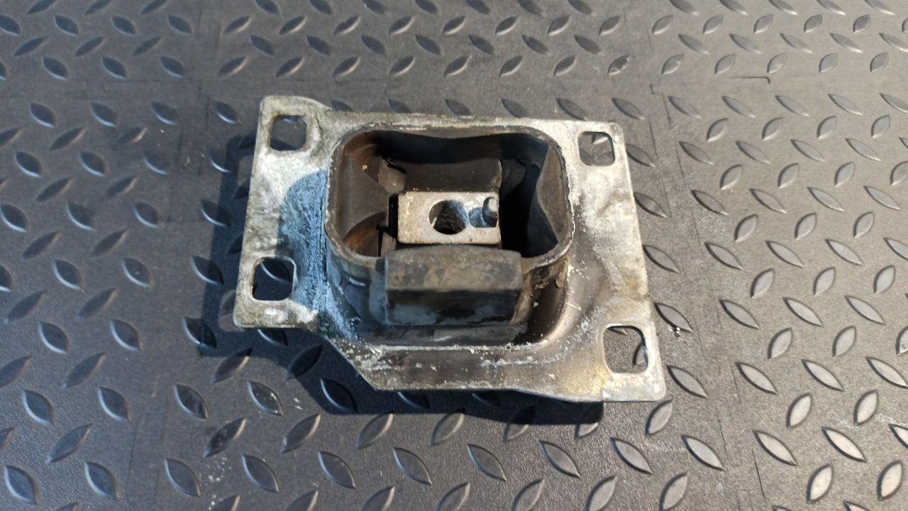 Кронштейн КПП Ford Focus 1998-2007