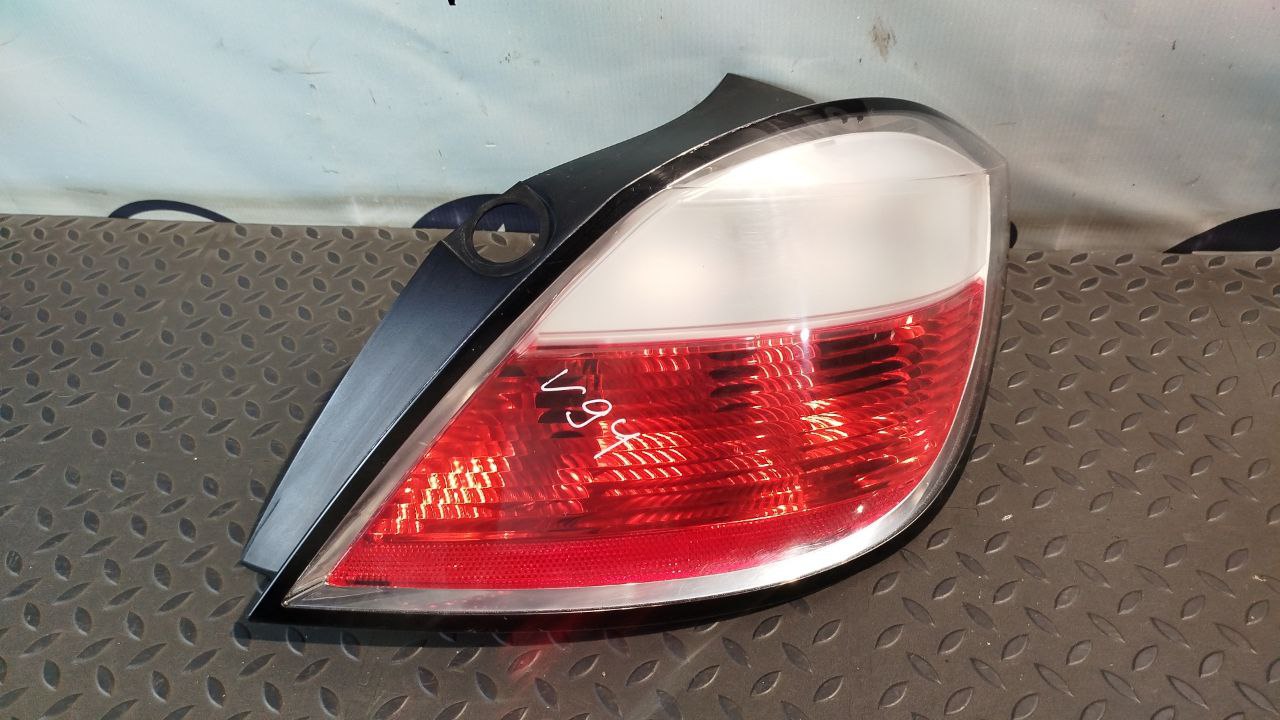 Фонарь задний правый Opel Astra/H 2004-2014
