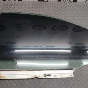 Стекло двери переднее правое Opel Astra/H 2004-2014