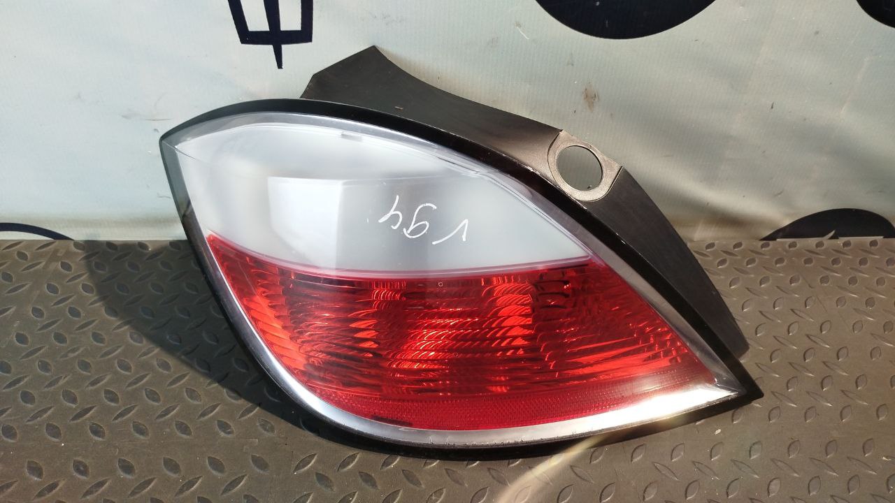 Фонарь задний левый Opel Astra/H 2004-2014