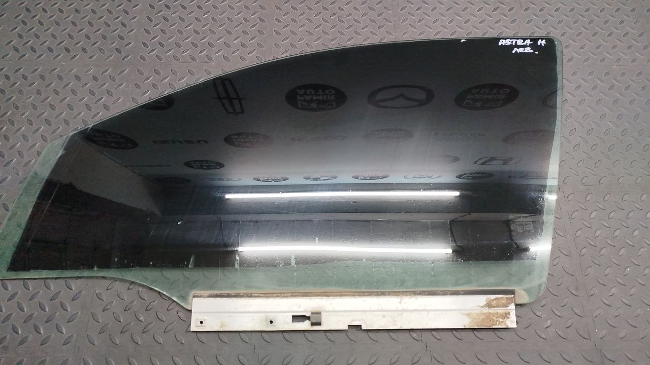 Стекло двери переднее левое Opel Astra/H 2004-2014